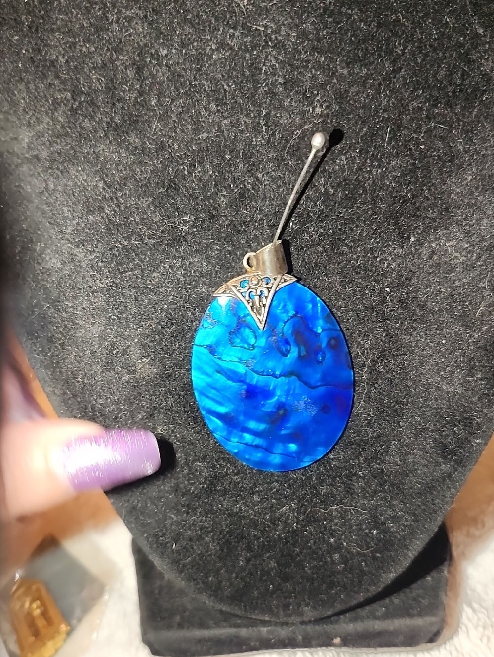 Blue Oval Shell Pendant Necklace - Unbranded